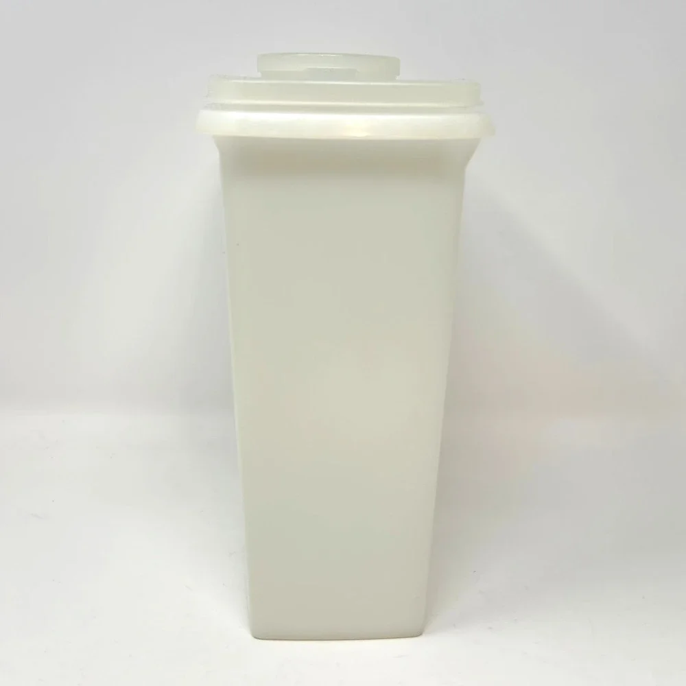 Tupperware Cereal Keeper Store-N-Pour Food Storage Container Flip Top Snap Lid